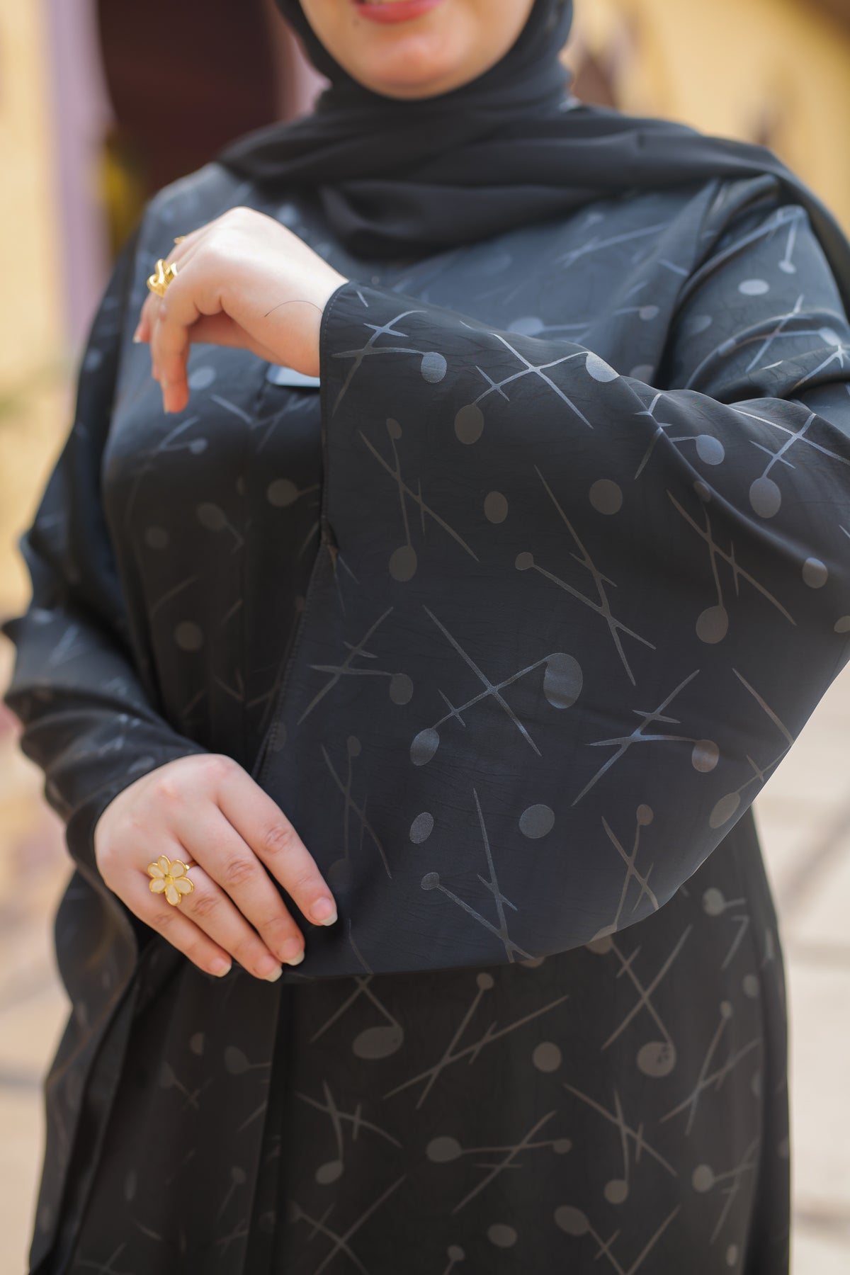 عبايه توكه بنقشة مميزة