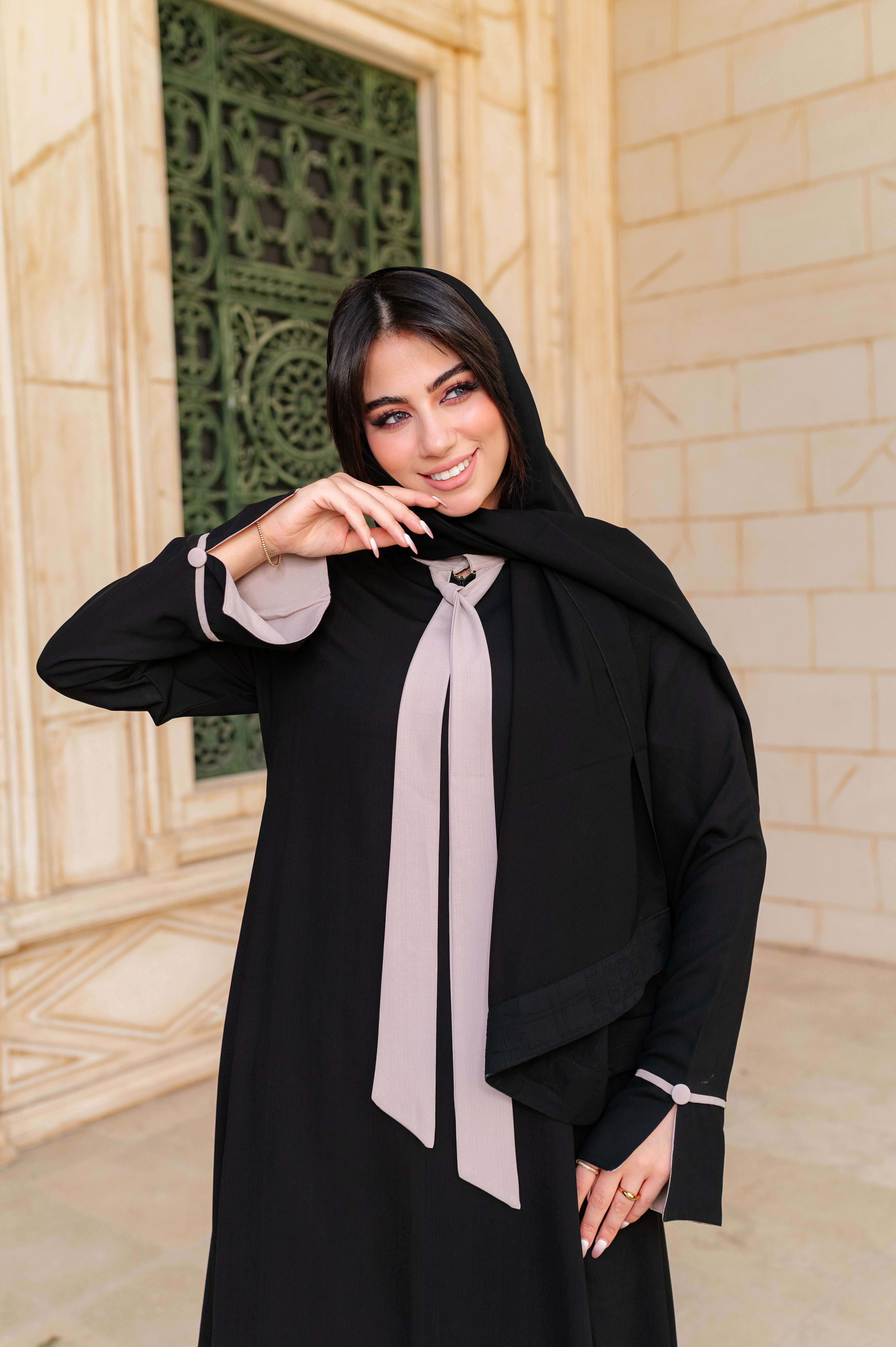 عبايه كتان بجرفته بيج