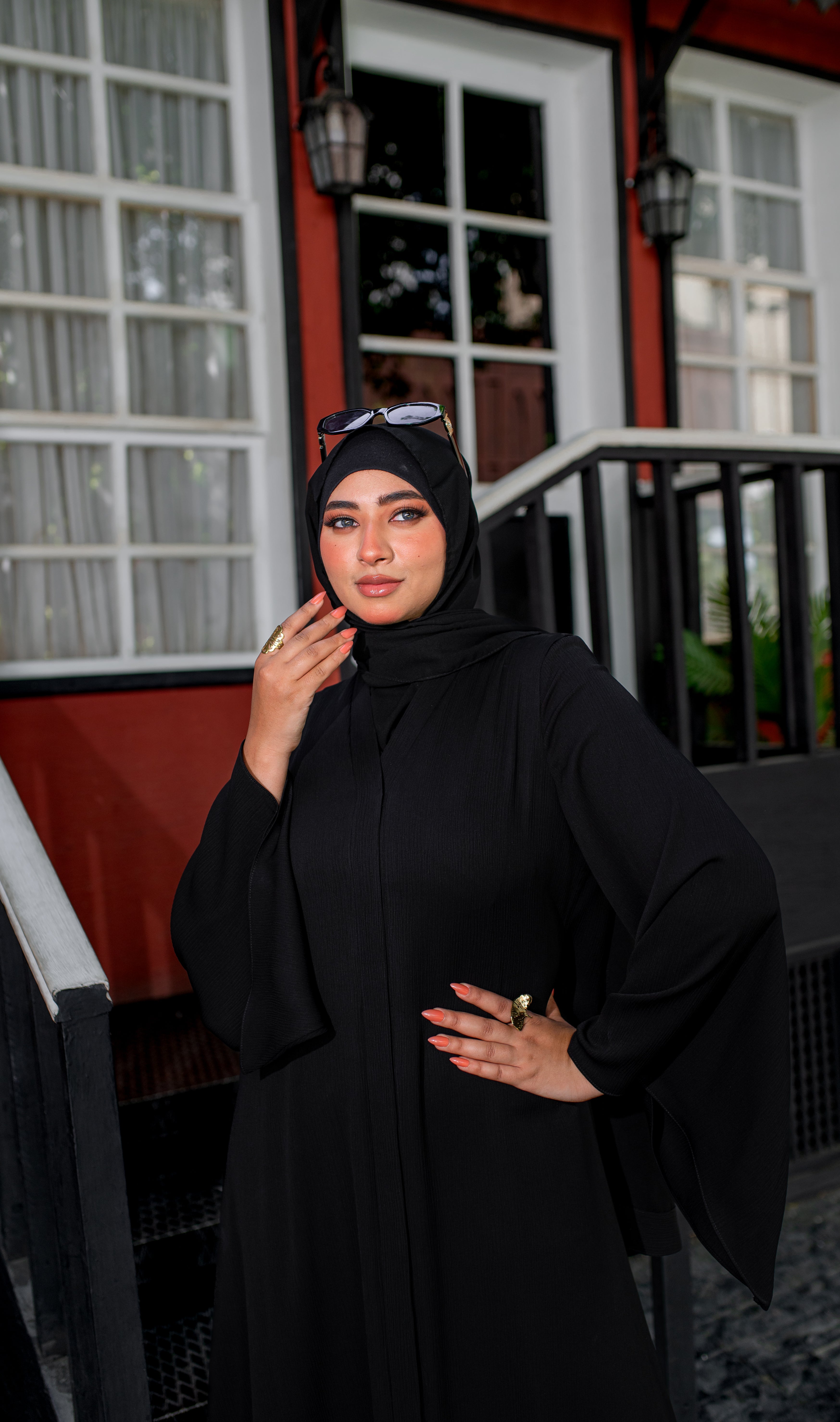 عباية سادة سوداء كوريشة